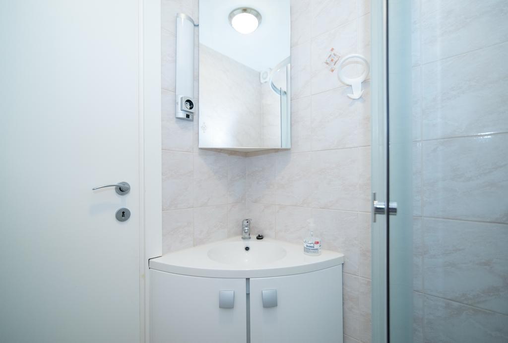Apartments Natasa Supetar Extérieur photo